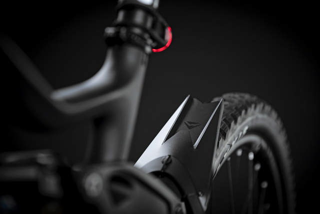 Cummins 2000-Watt Power Inverter