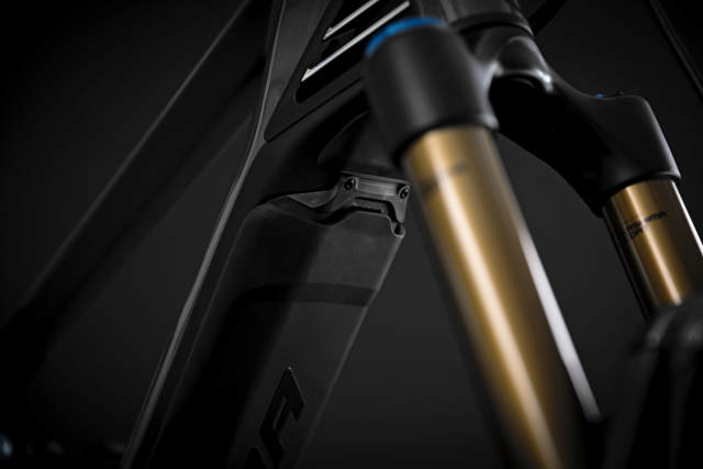 Cummins 2000-Watt Power Inverter