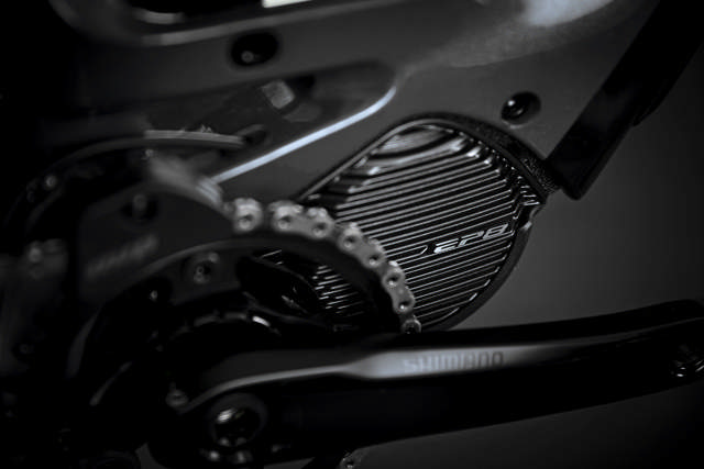 Cummins 2000-Watt Power Inverter