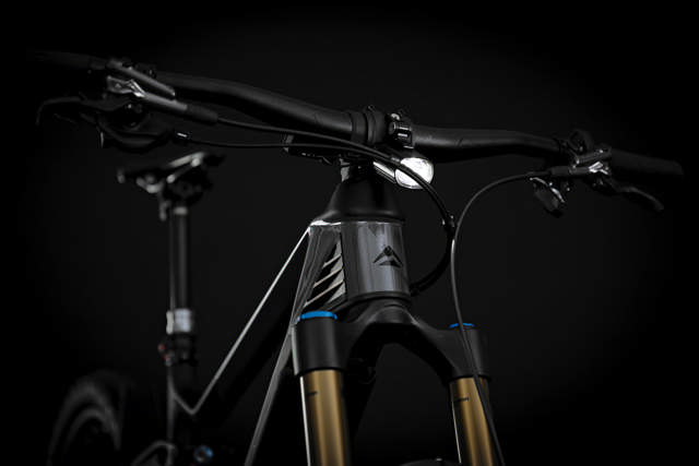 Cummins 2000-Watt Power Inverter